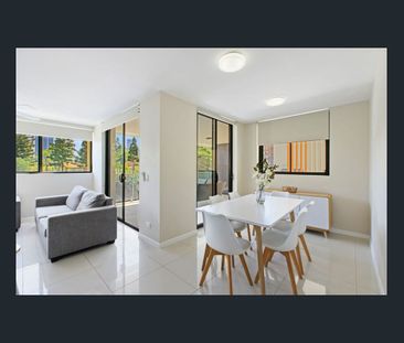 Spacious & Stylish Apartment Living in Prime Kangaroo Point Location - Photo 2