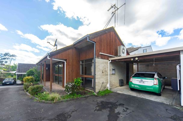 Prime Hamilton Living - Clifton Terrace Townhouse for Rent - Photo 1