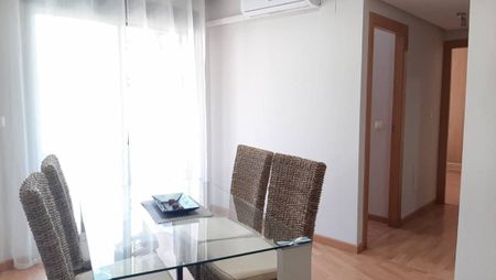 3 Bedrooms modern apartment for long term rental a step from promenade in Torrevieja - Photo 3