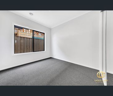 7 Dromore Avenue, Clyde North, Vic 3978 - Photo 2