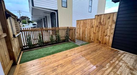 Modern sunny 2 Bedroom home! - Photo 4