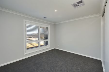 Stylish & Perfectly Positioned - Photo 5