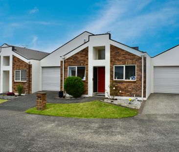 5/16 Vinograd Drive, Te Atatu Peninsula - Photo 1