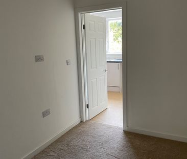 1 Bed Flat, Great Stone Road, M32 - Photo 3