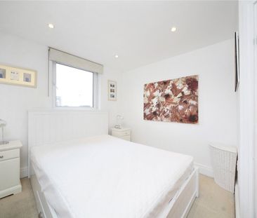 2 Bed Flat, Omega Building, SW18 - Photo 4
