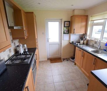 Chiltern Drive, Barton On Sea, New Milton, Hampshire, BH25 - Photo 3