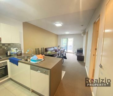 Modern One Bedroom Apartment | Walk to Pymble Station - Photo 4