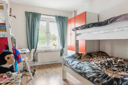 Gnejsvägen, Sigtuna - Photo 2