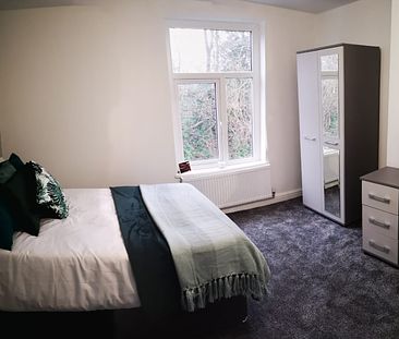 Lovely 4 En-suite Rooms - Photo 3