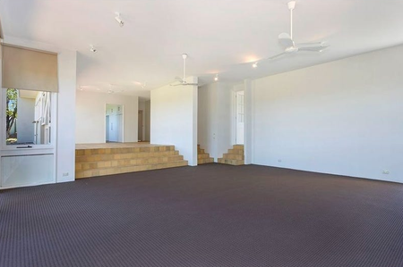 Spacious Family Home with Pool & Stunning Views - Photo 2