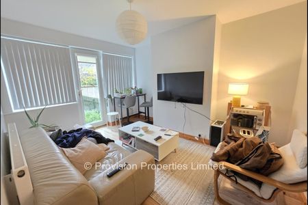 3 Bedroom Houses Near University - Photo 2