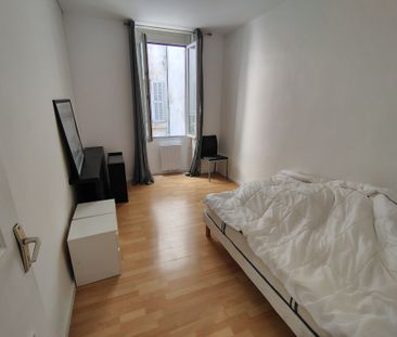 Location Appartement 3 pièces 73m² MARSEILLE 1er - Photo 5