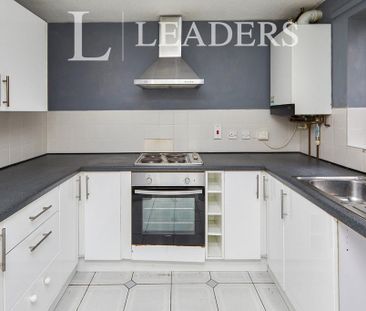 3 bedroom semi-detached house to rent - Photo 2