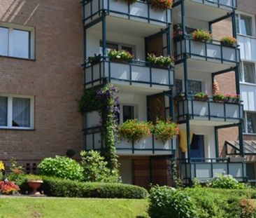 Zentrale Erdgeschosswohnung mit Balkon in der Südstraße! - Foto 1