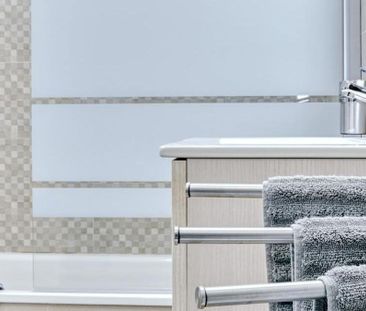 2 bedroom luxury Apartment for rent in Nueva Andalucia, Spain - Photo 6