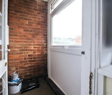 Studio to rent - Photo 6