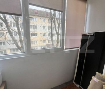 Apartament 3 camere, etaj 2, zona Lama - Fotografie 3