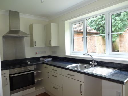 The Crescent, Drayton, NR8 6RF - Photo 2