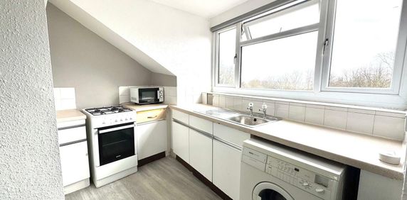 F8 9A THE CRESCENT - Photo 2