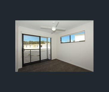 Luxury 3 bedroom townhouse in Buderim - Photo 3