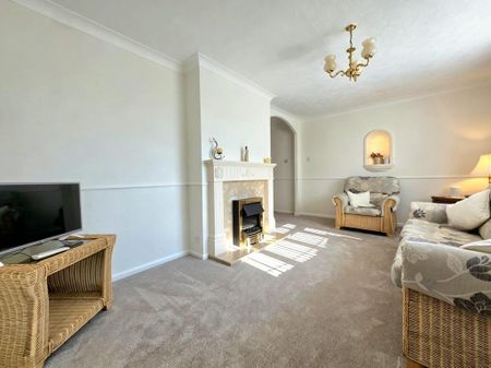 4 bedroom detached bungalow to rent - Photo 2