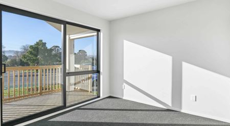 Three bedroom beauty! - Photo 2