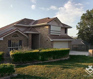Spacious family home at peaceful and high location with stunning view - Photo 2