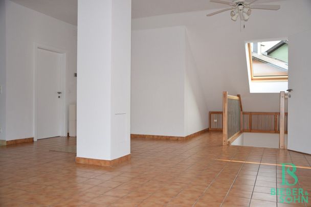 Garten, Terrasse, Sonne und Ruhe – Großzügige, top sanierte Maisonette an der Stadtgrenze - Photo 1