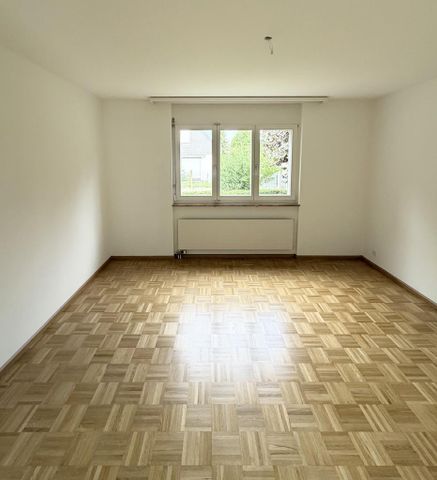 Grosszügige 4-Zimmerwohnung in familienfreundlicher Lage in Aesch - Foto 2