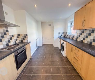 3 bedroom semi-detached house to rent - Photo 4