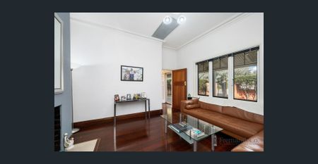 Quintessential Freo Cottage - Photo 2