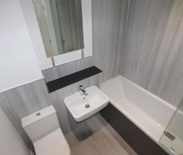 3 Bedroom House - End Terrace To Let - Photo 1