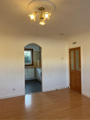 3 bedroom flat to rent - Photo 2
