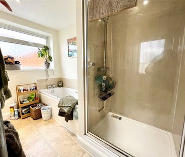 3 Bedroom - Photo 3