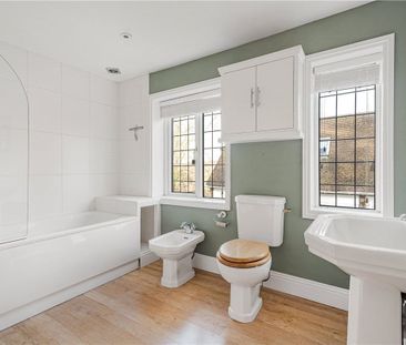 A 6 bedroom, detached house, with an annexe - Photo 6