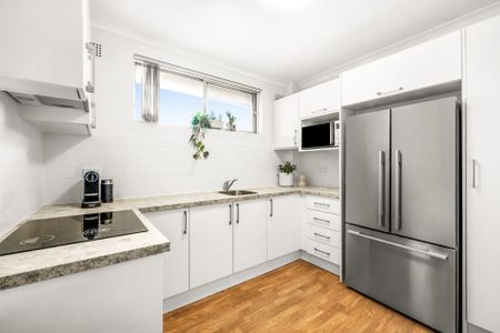 Two Bedroom Apartment In a Great Location - Photo 5