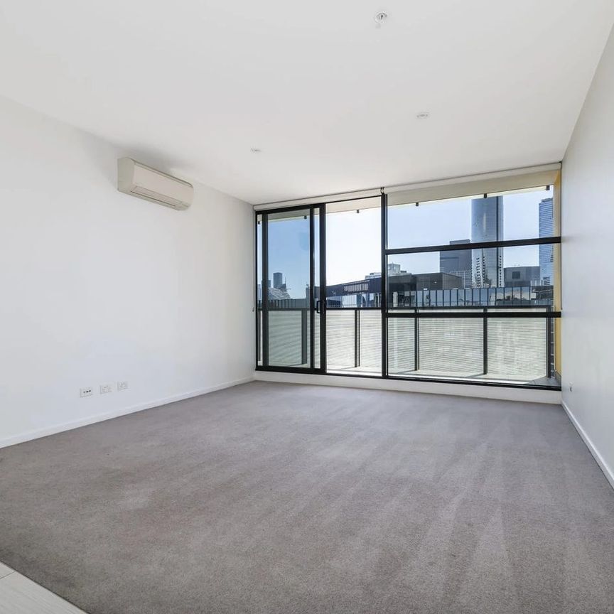 APARTMENT IN THE HEART OF SOUTHBANK| FLARE REAL ESTATE - Photo 1