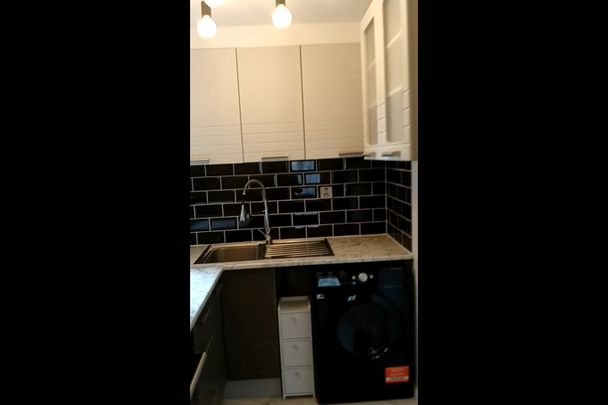 Studio Flat, Thornton Heath, CR7 - Photo 1