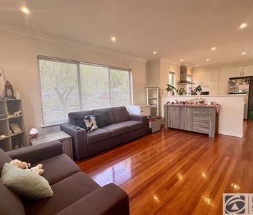 STREET FRONT TOWNHOUSE IN PRIME LOCATION - Photo 3