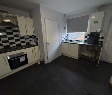 3 bedroom terraced house to rent - Photo 5