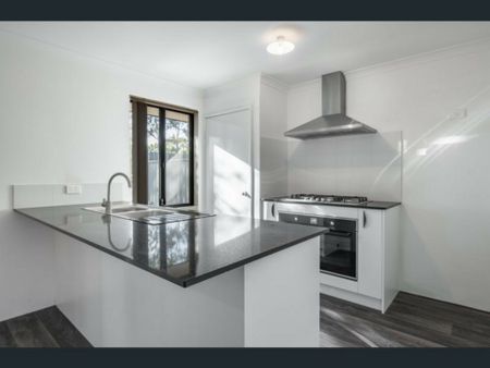 Low-Maintenance Living in a Convenient Location - Photo 4