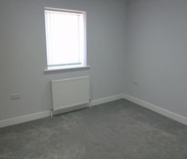 2 bedroom semi-detached house to rent - Photo 2