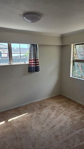 Stunning 4BR Home in Waterloo! - Photo 5