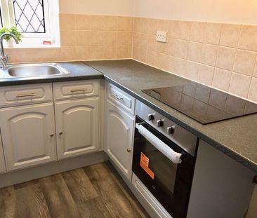 2 bedroom terraced house to rent - Photo 2