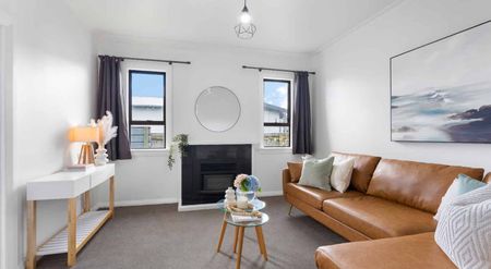 CASTLECLIFF - 3 BEDROOMS - Photo 2