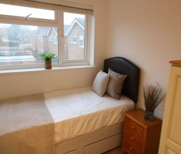 5 bedroom detached house to rent - Photo 4