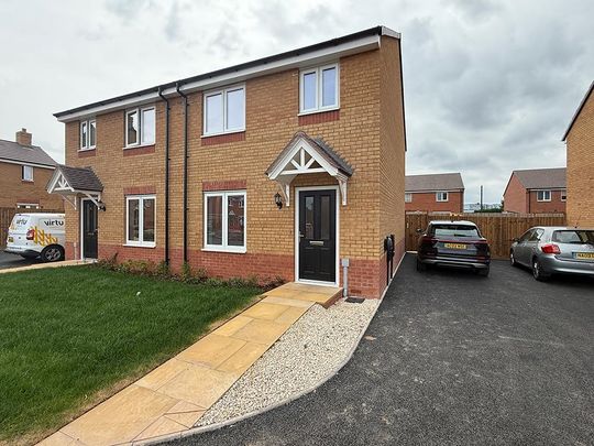 3 bedroom semi-detached house to rent - Photo 1