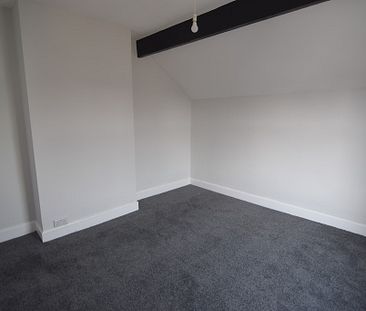 To Let 3 Bed End Terraced House - Photo 3