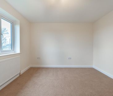 2 bedroom semi-detached house to rent - Photo 3