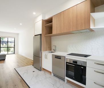 Modern Corner Townhouse - Photo 3